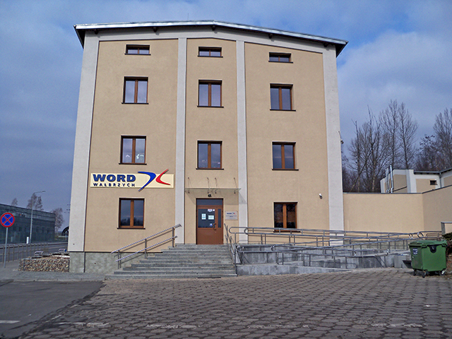 Zaprojektowanie i wykonanie robót budowlanych polegających na odrestaurowaniu pawilonu pijalni wód w Jedlinie Zdroju na terenie Placu Zdrojowego wraz z zagospodarowaniem przyległych terenów